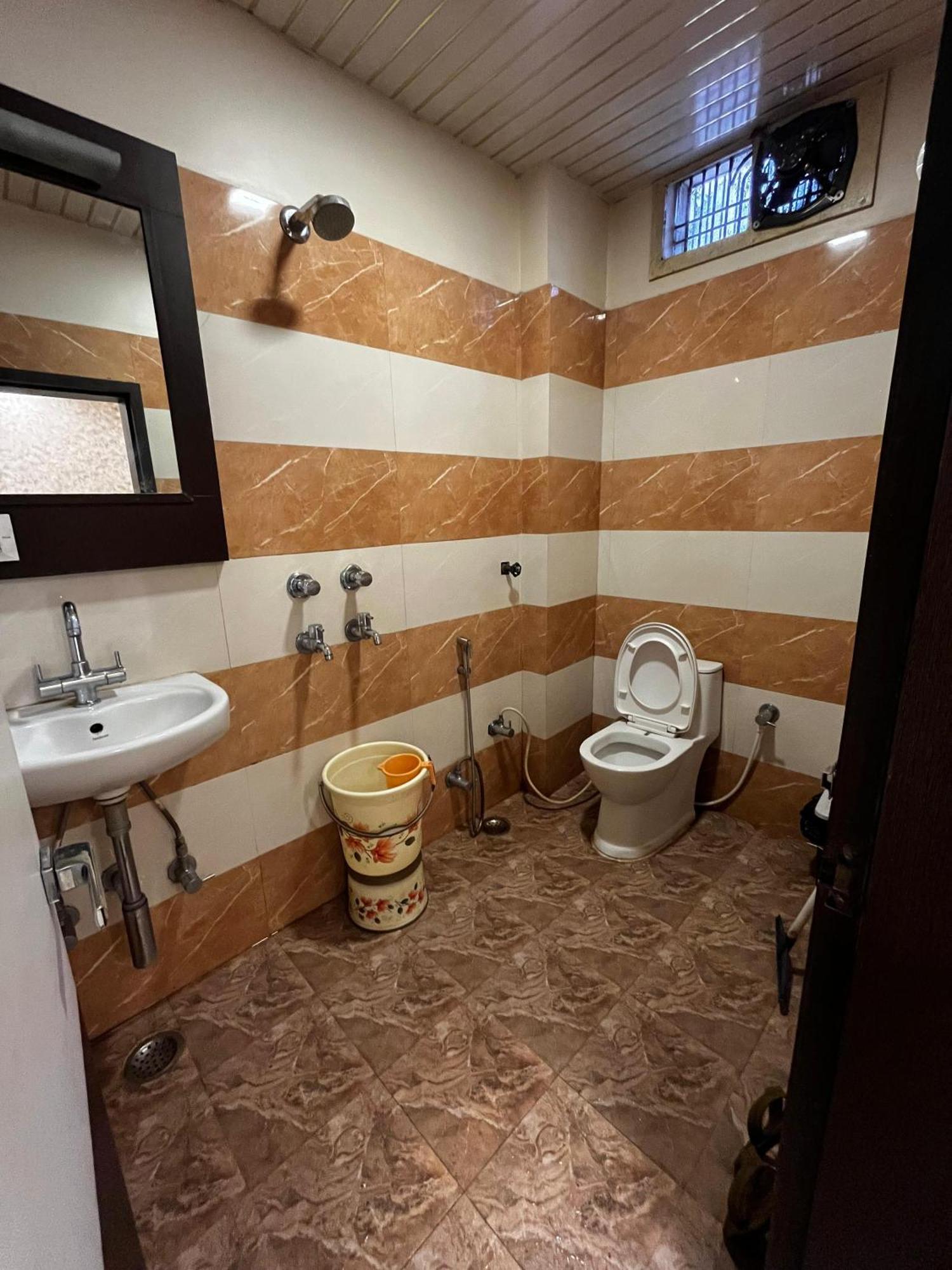 Ks Paying Guest House Varanasi Exterior photo