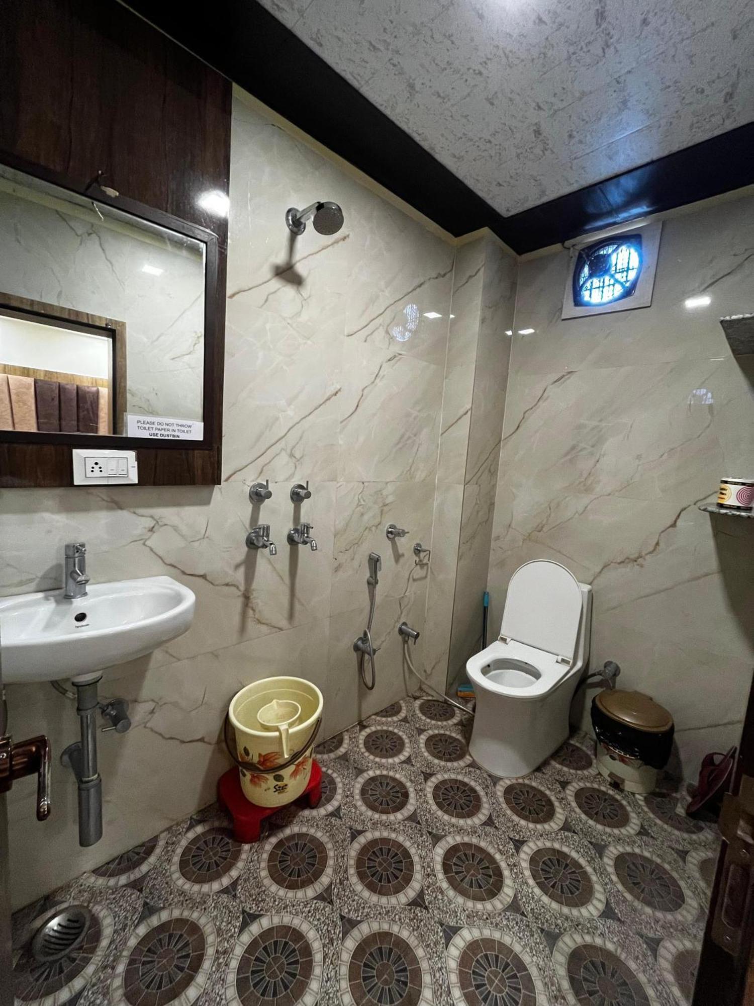 Ks Paying Guest House Varanasi Exterior photo