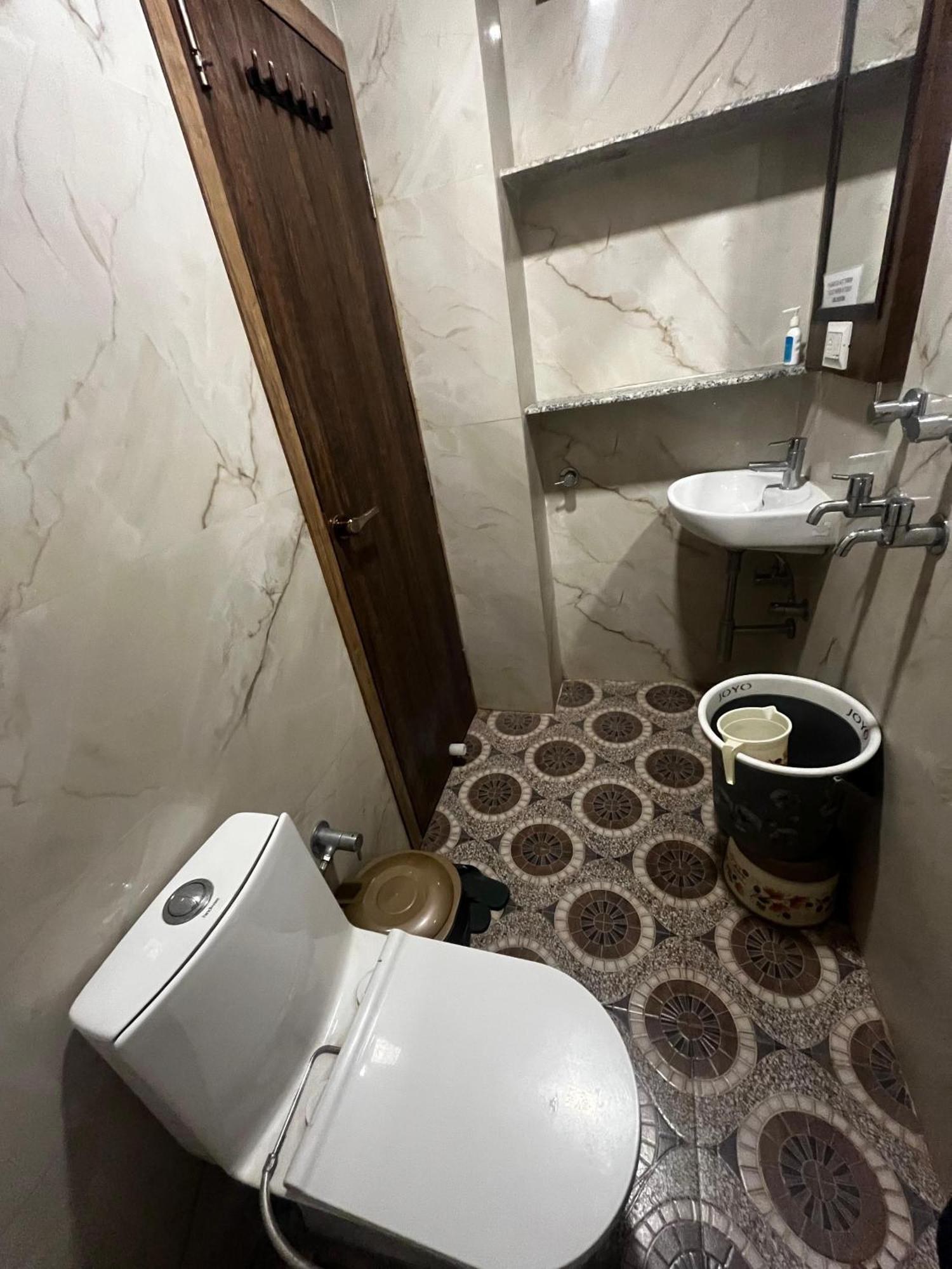 Ks Paying Guest House Varanasi Exterior photo