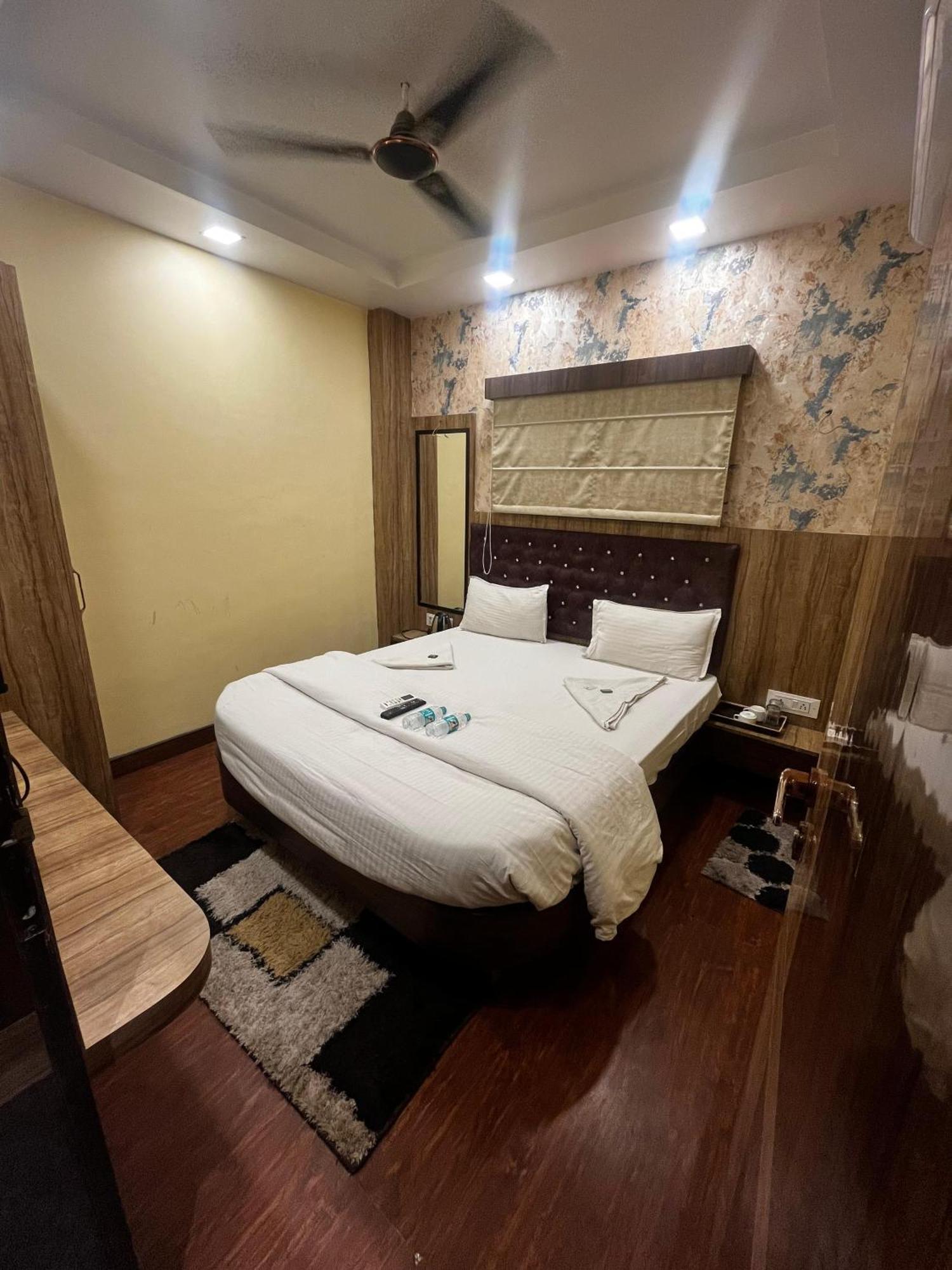 Ks Paying Guest House Varanasi Exterior photo